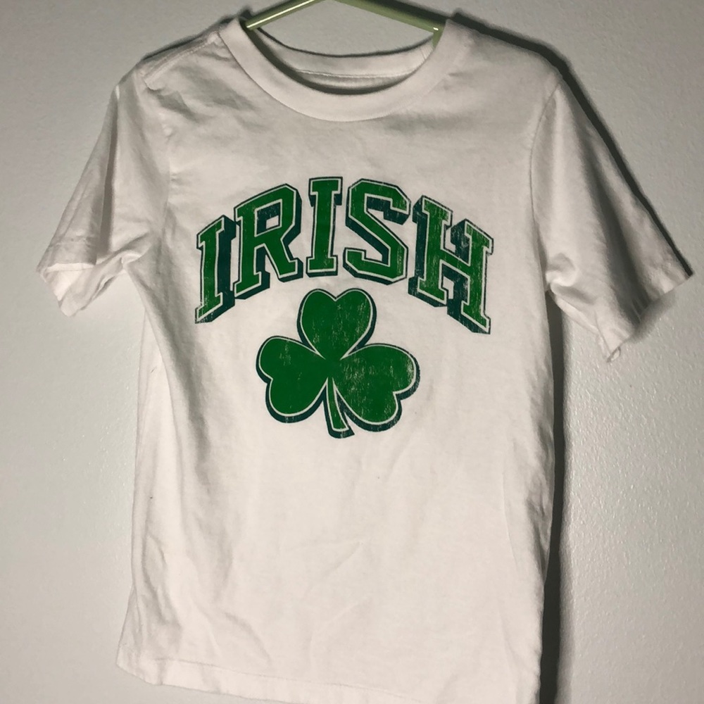Children’s Place boys t-shirt size 5T